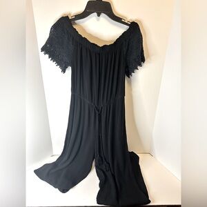 HINT OF BLUSH Black Romper Jumpsuit
Crochet & Gauze Boho Wide Leg Size Medium